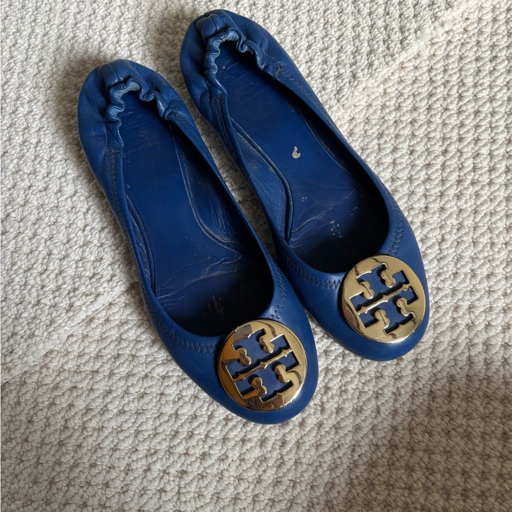 Tory Burch Blue Gold Loafers with Signature Medallion